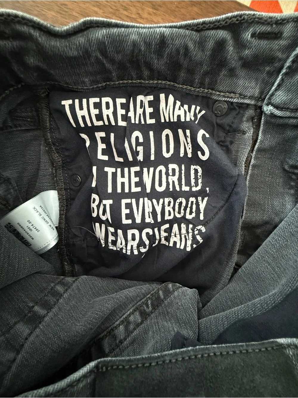 True Religion Geno Relaxed Slim Distressed Jeans Black - Size 32